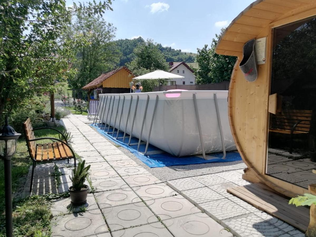 Pod Orehom Drvena Kuca I Sauna Krapina Extérieur photo