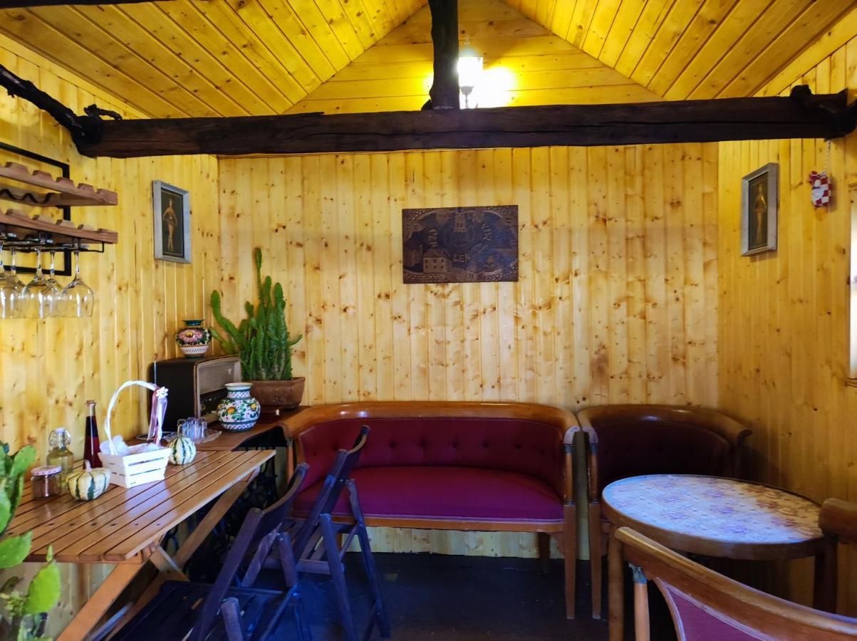 Pod Orehom Drvena Kuca I Sauna Krapina Extérieur photo