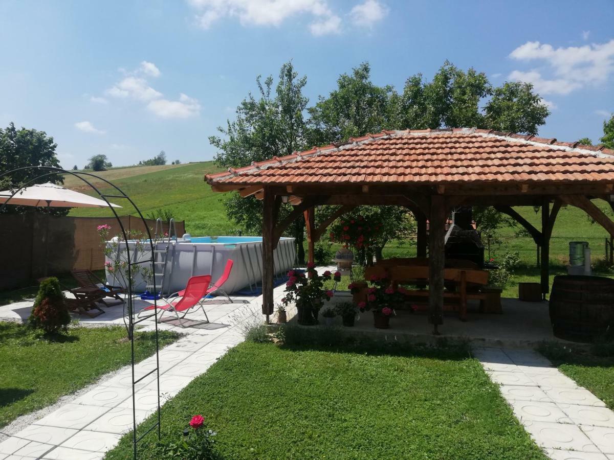 Pod Orehom Drvena Kuca I Sauna Krapina Extérieur photo